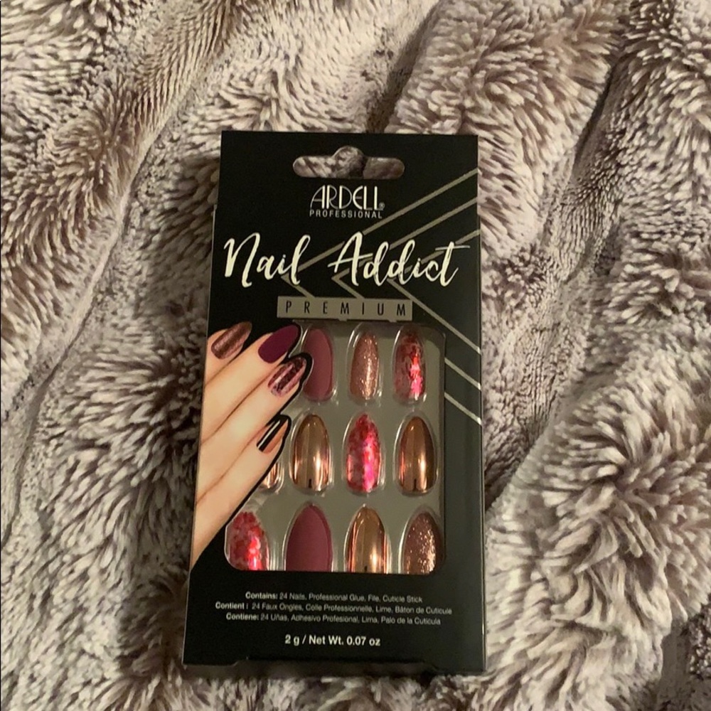 Fake nails
